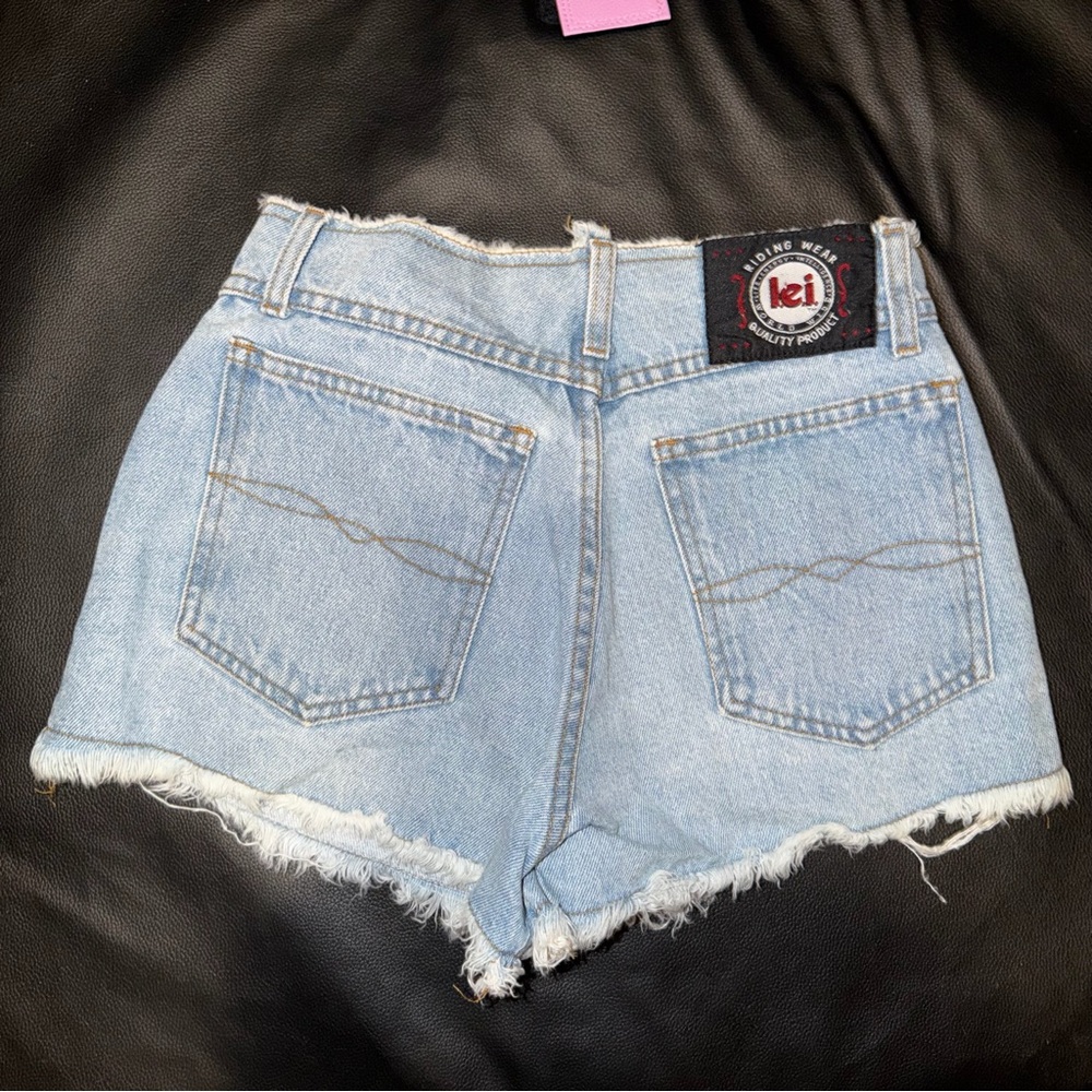 Vintage L.E.I. Embroidered Denim Shorts - Picture 4 of 4